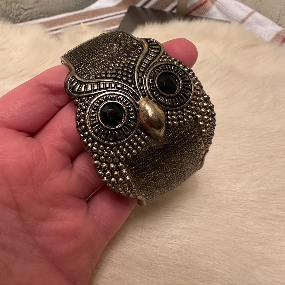 Antiqued Gold Owl Cuff - Picture 3 of 5
